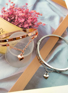 欧美流行简约爱心罗马数字手镯 流苏桃心手链 百搭几何潮流饰品女