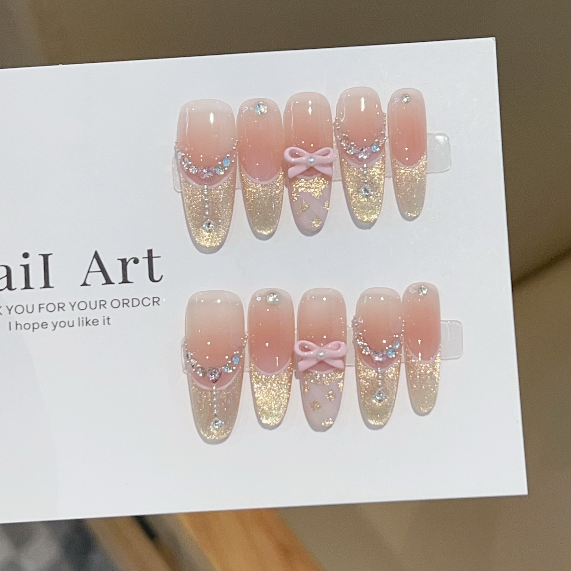 【粉晶少女】Vivian粉金猫眼法式格纹蝴蝶结纯手工穿戴甲J195款,淘宝优惠券,粉丝福利购,淘宝优惠卷