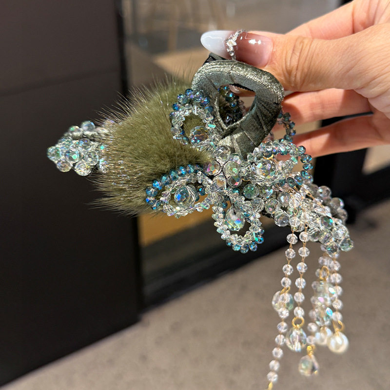 高级感森系绿色水晶蝴蝶抓夹流苏貂毛后脑盘发鲨鱼夹气质优雅头饰,淘宝优惠券,粉丝福利购,淘宝优惠卷