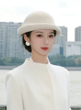 白色优雅气质名媛渔夫帽蝴蝶结女秋冬卷边复古贵气保暖百搭礼帽