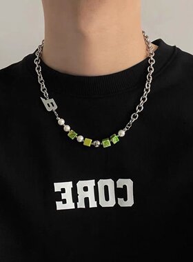 小众设计高级感嘻哈甜酷绿色串珠拼接字母项链男女同款锁骨链颈链