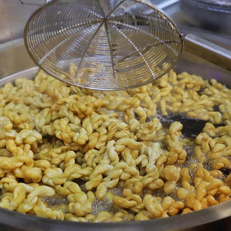 苏州山塘街油赞子花生味观前街唛杆绳老街油赞子美食特产小麻花