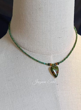 酒馆原创｜复古设计感捷克琉璃爱心项链墨绿色复古吊坠项链新中式