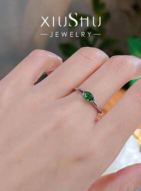 绿意盎然！极简风素圈光臂火彩祖母绿色戒指S925纯银高碳钻日常