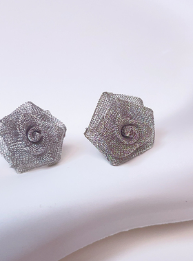 S925银针立体玫瑰花耳钉银灰色丝网设计耳饰个性时尚耳环