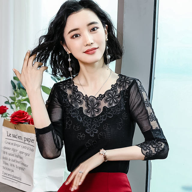ຄົນອັບເດດ: ໃຫມ່ Mesh Lace Tops Trendy ສໍາລັບເຄື່ອງນຸ່ງຫົ່ມດູໃບໄມ້ລົ່ນ
