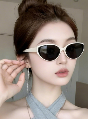 欧美风白色猫眼墨镜女夏防晒高级感ins网红辣妹街拍小框太阳眼镜