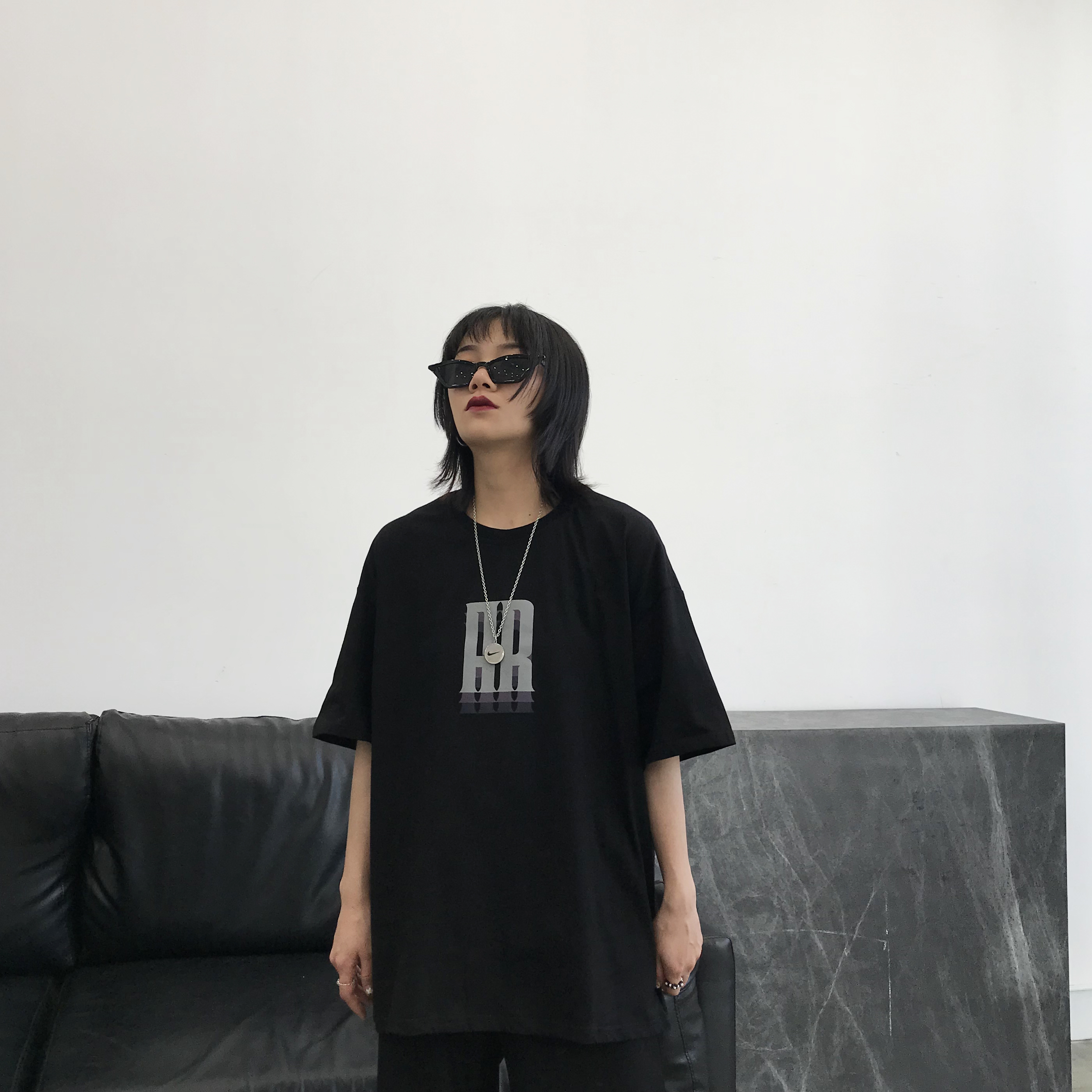 oversize 黑色短袖女夏 ins chic 港风潮牌学生情侣半袖 宽松百搭印花 oversize 黑色短袖女夏 ins chic 港风潮牌学生情侣半袖 宽松百搭印花
