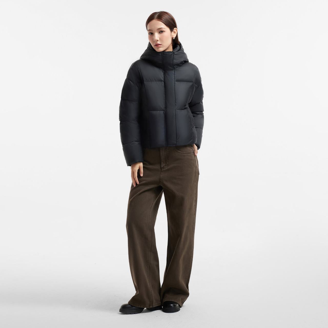 骆驼女装羽绒服短款2025冬季新款90绒保暖防寒连帽面包服羽绒外套