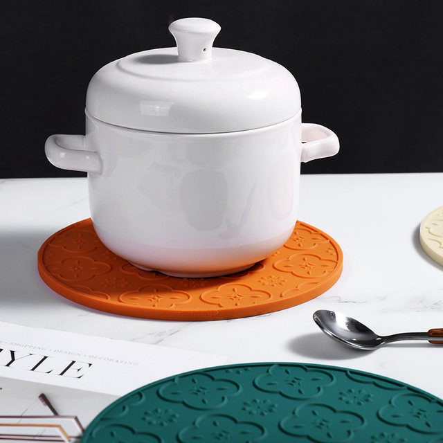 Retro thermal insulation pad silicone dining table anti-scalding pot pad coaster