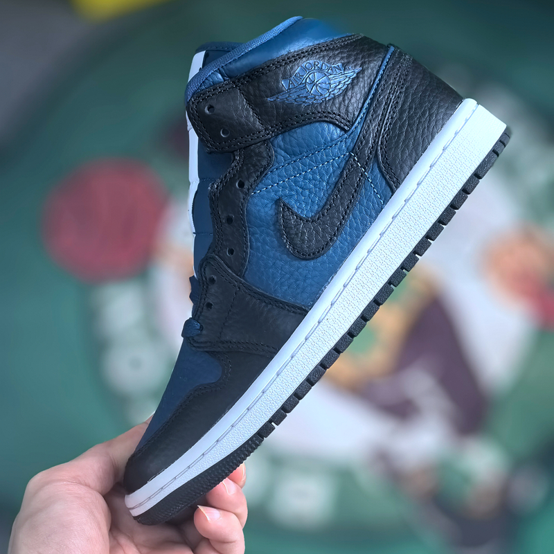 Air Jordan1 AJ1 Mid 女子撞色黑白蓝中帮复古篮球鞋 DR0501-401 - 图1