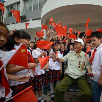 Small red flag hand rocking flag small flag red flag with pole hand rocking flag holding hands with flag 5-star red flag small flag decoration