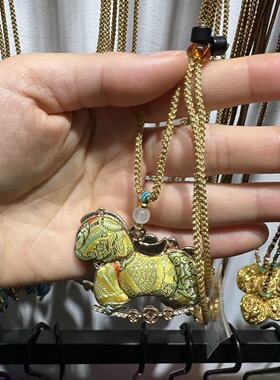 新中式复古双面香云纱小马挂件