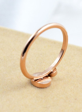 黑色圆牌指环钛钢欧美时尚情侣