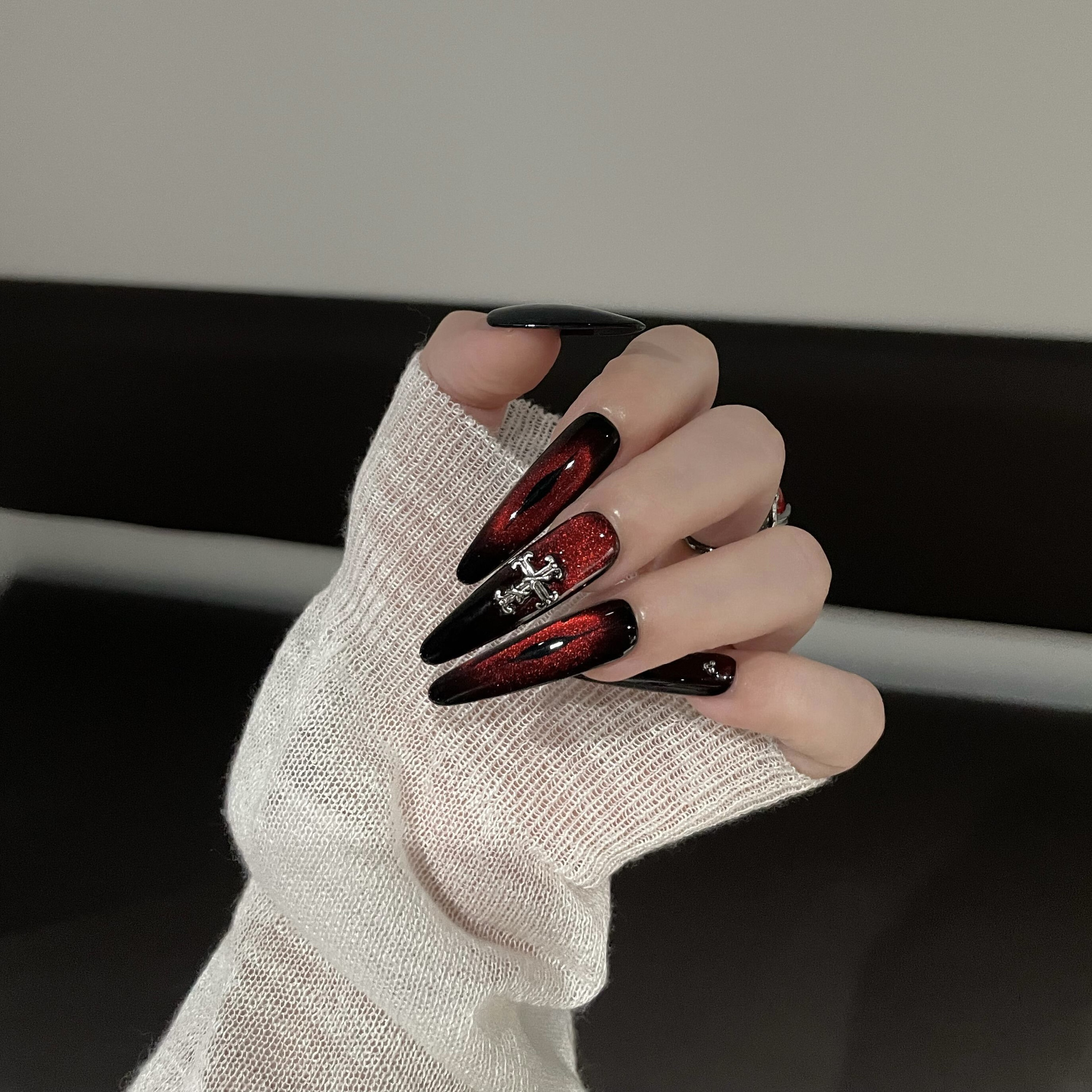 【恶魔的眼】秋冬新款手工穿戴甲长款红色猫眼美甲辣妹暗黑哥特风,淘宝优惠券,粉丝福利购,淘宝优惠卷