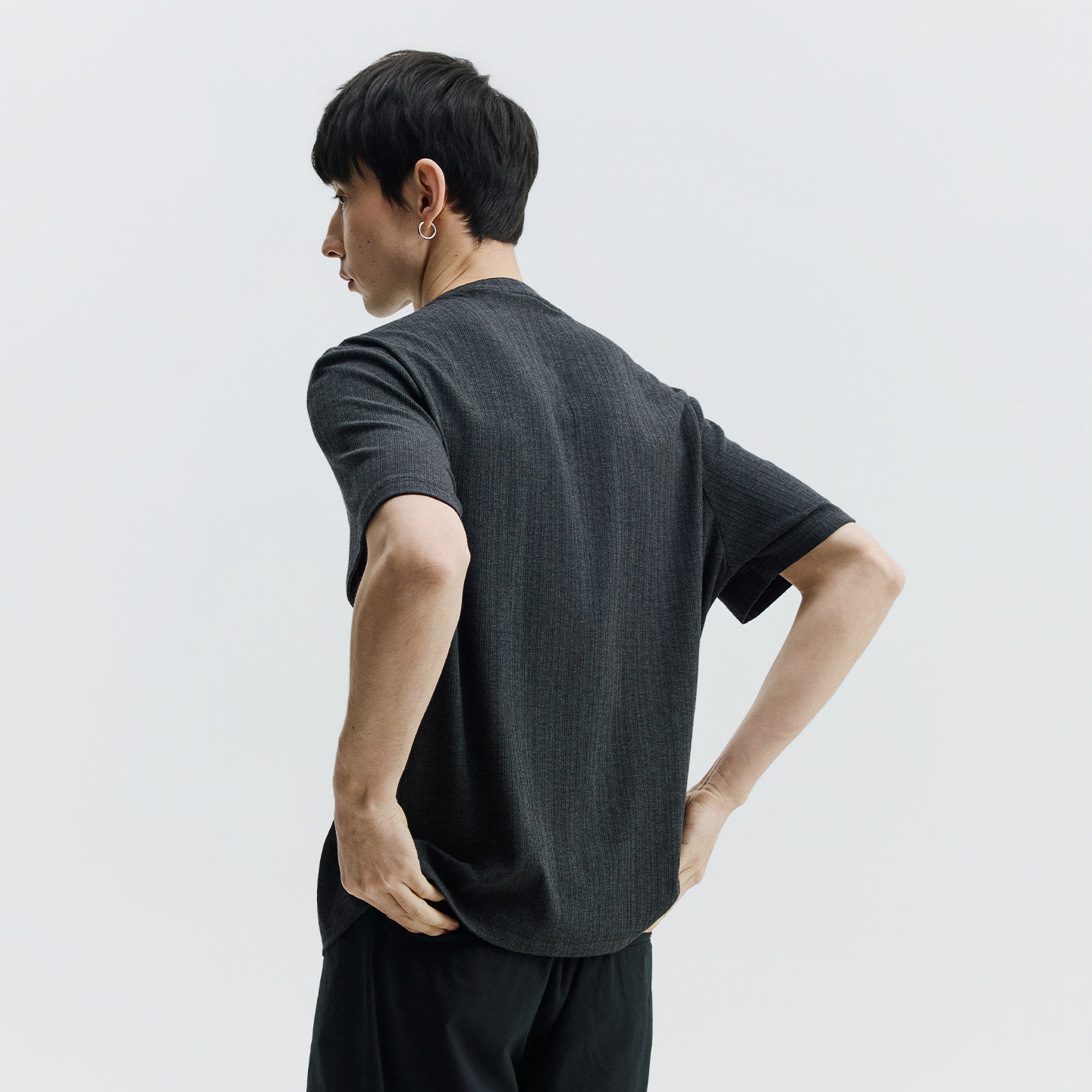 SOMENUM森林 26SS「坑条肌理」简约休闲通勤亨利领羊毛针织衫短袖