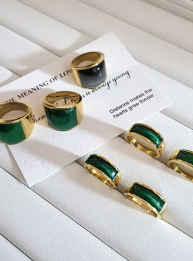 设计师款绿色宝石戒指男