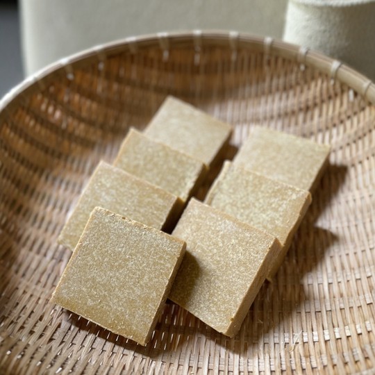 Юньнань Тенгчонг Вулкан Горячее Море Натуральное серное мыло 100 г Без мыльной основы Сувенир Тенгчонг