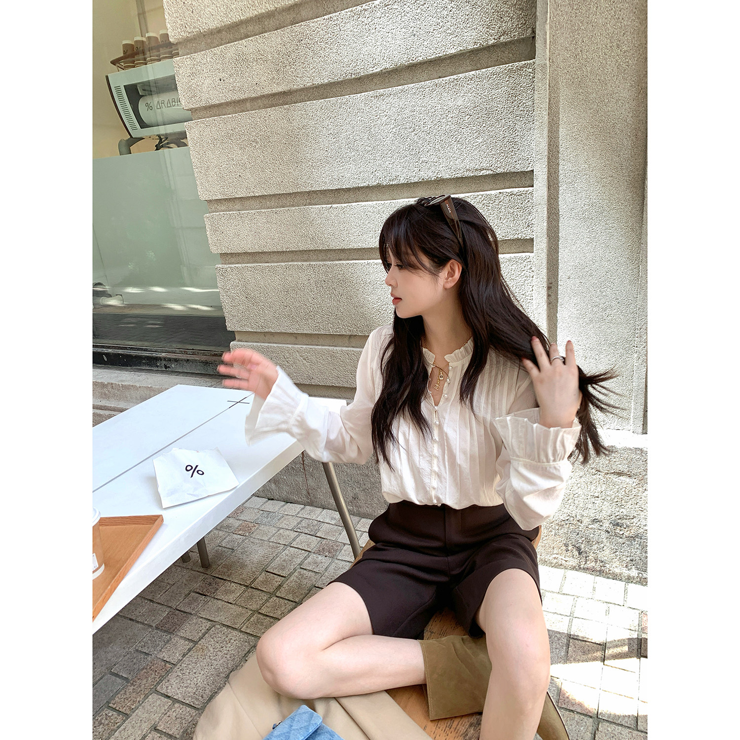 现货【AHY】巴黎假日100天丝圆领显瘦压褶花边喇叭袖白衬衫女新品,淘宝优惠券,粉丝福利购,淘宝优惠卷