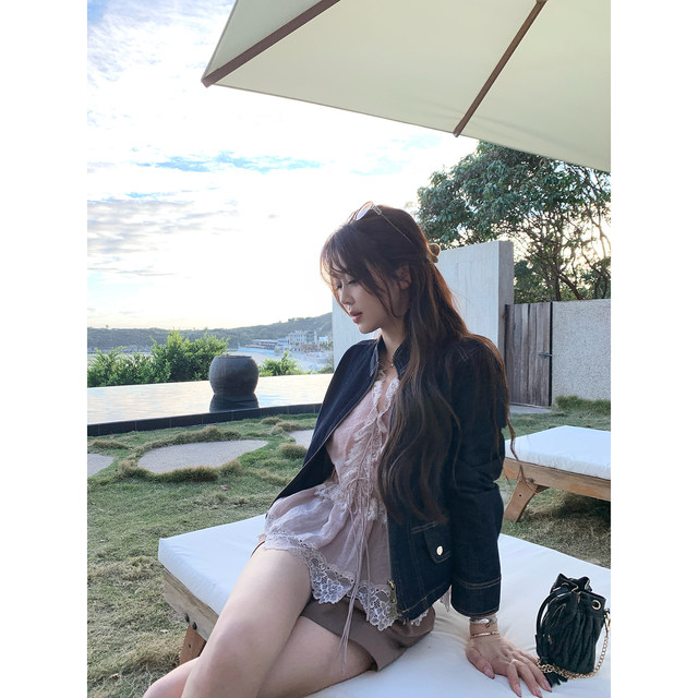 ບັນຍາກາດຫວານໆ ເສື້ອ chiffon lace ຄໍ V