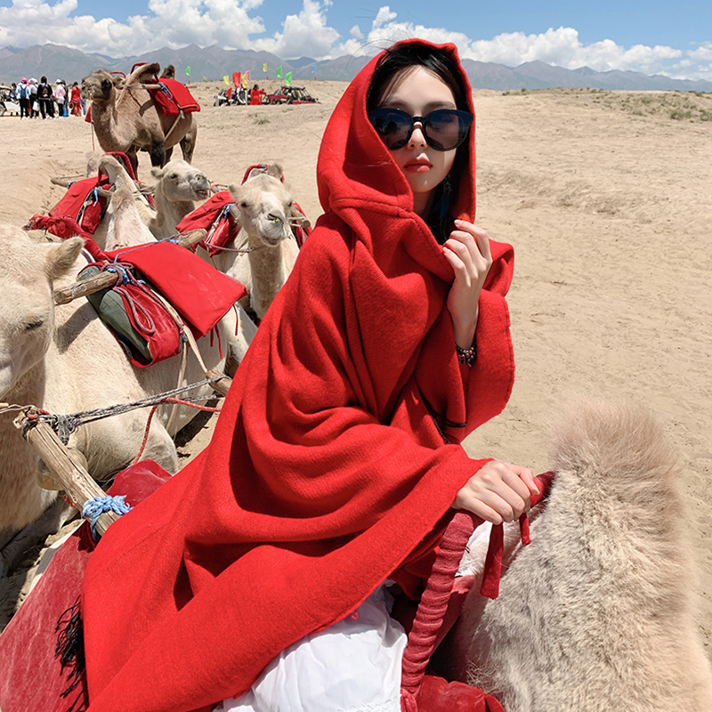 新疆沙漠旅游穿搭拍照红色斗篷披肩外套女民族风带帽保暖围巾外搭 - 图1