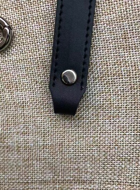 黑色真皮可调螺丝双肩包带