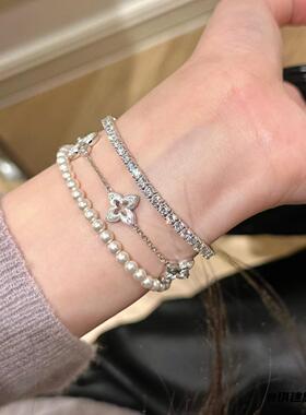 新款镂空四叶草手链女拉丝点钻