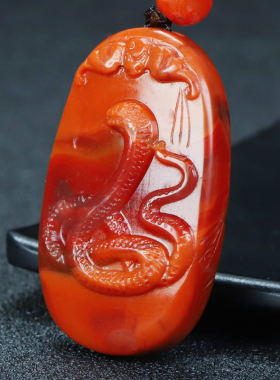 天然四川凉山保山南红玛瑙吊坠生肖蛇 柿子红原石挂件男女款178号
