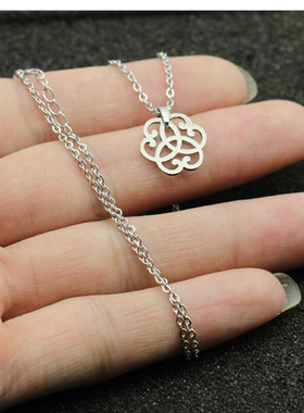 批 发洗不掉色几何镂空花项链高级感轻奢小众设计感吊坠锁骨链女