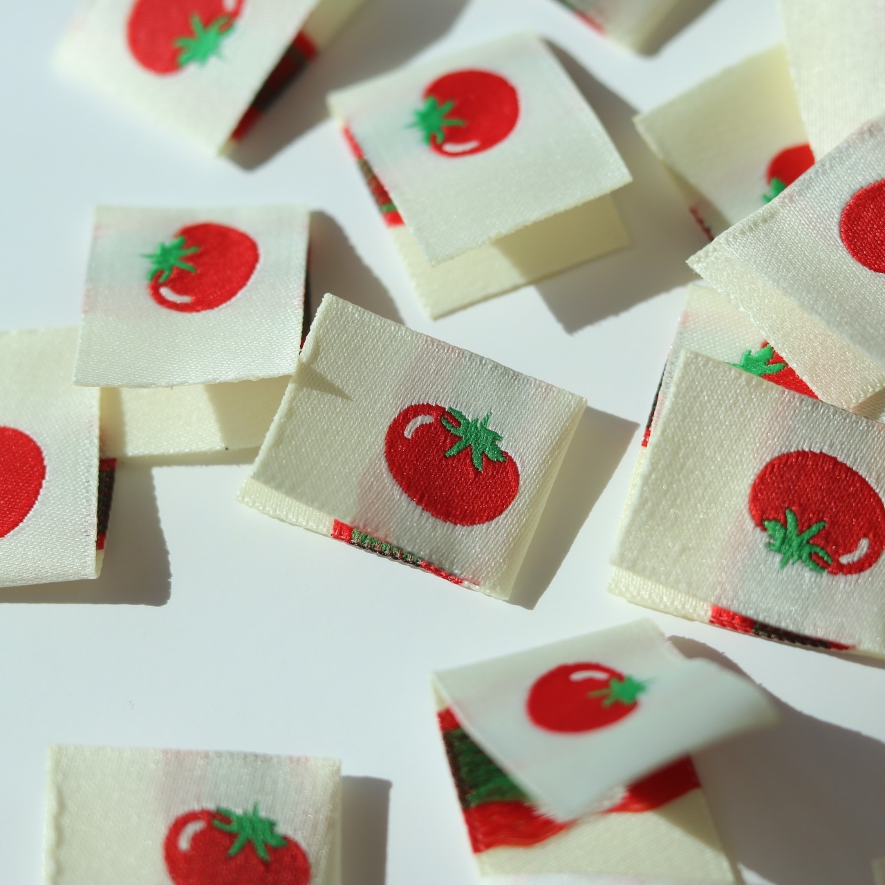 小番茄水果布标洗标手工辅料织唛手帐贴标签发圈对折标肠圈现货,淘宝优惠券,粉丝福利购,淘宝优惠卷