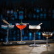 Cocktail ແກ້ວອິນເຕີເນັດສະເຫຼີມສະຫຼອງປະສົມປະສານທີ່ກໍານົດໄວ້ martini