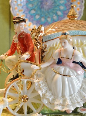 欧式宫廷风奢华蕾丝瓷偶摆件礼物