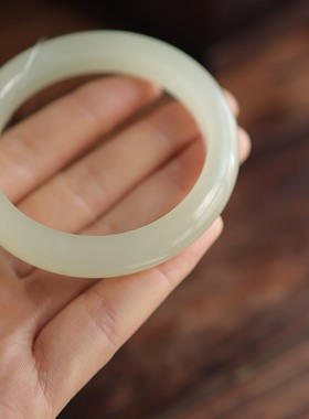 天然和田玉晴水镯54.9*11.3*8