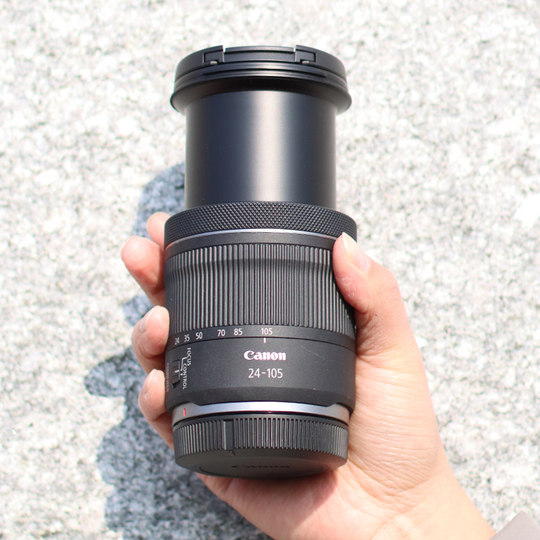 Canon RF24-105 mirrorless lens