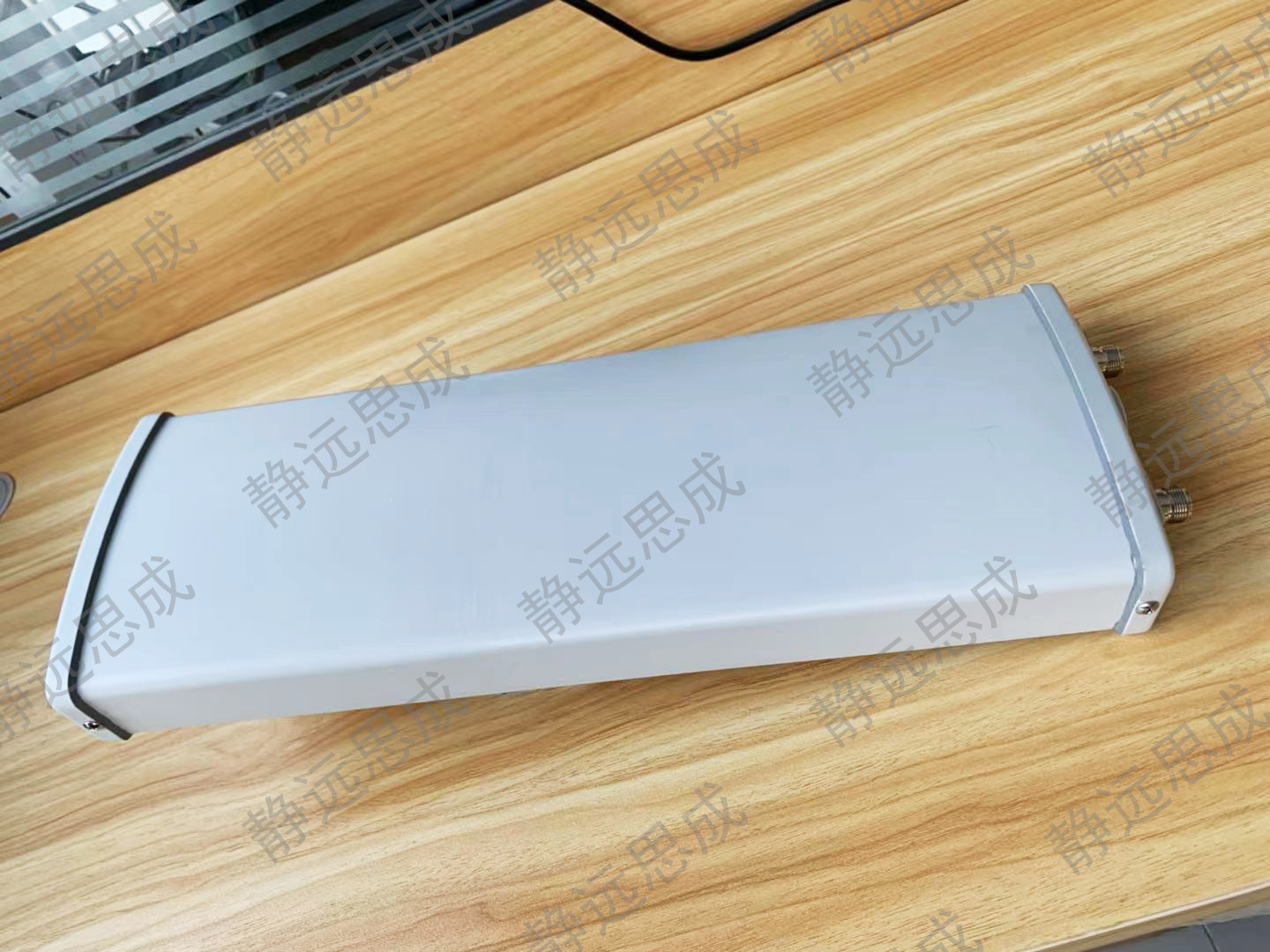 联必达 LBD-JY490V80D9 双极化板状定向天线 480-506MHZ 6dBi - 图0