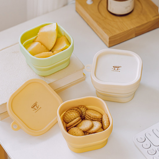 Tree-friendly silicone foldable square bowl