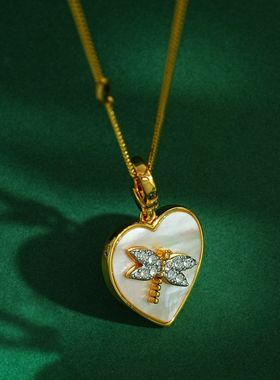 新款简约风白色心形贝母镶钻蜻蜓吊坠甜美可爱立体昆虫动物项链女