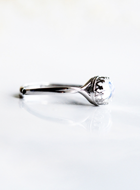 天然蓝彩月光石戒指皇冠简约森系