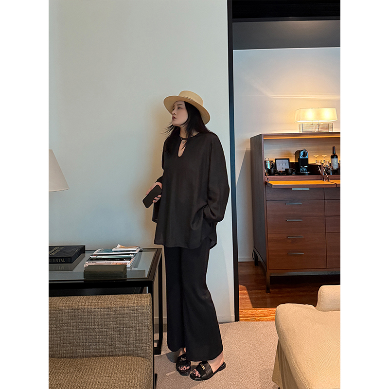 铅笔小鑫大码女装 法式简约 复古松弛感 镂空显瘦上衣