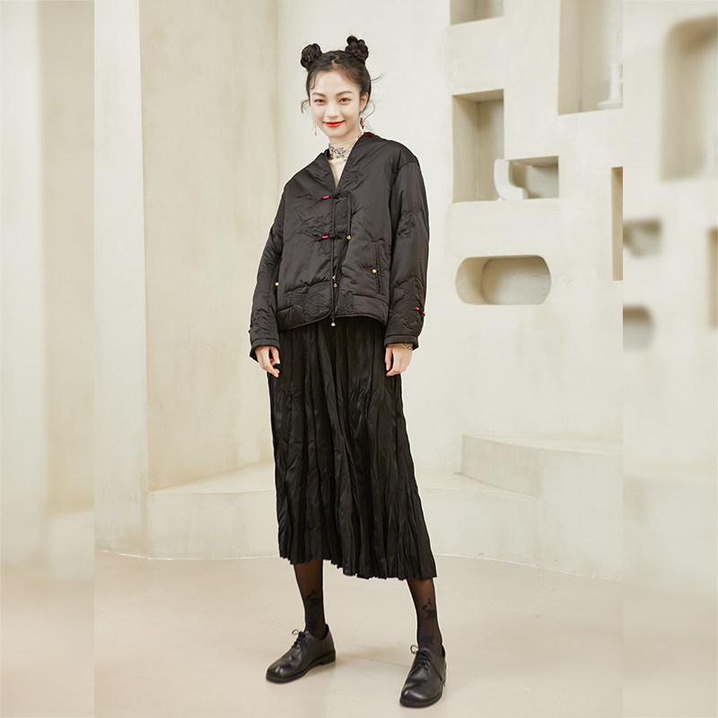 qs秸熙秋冬新款通勤盘扣国风保暖棉服外套女短款锦鲤绣花百搭上衣,淘宝优惠券,粉丝福利购,淘宝优惠卷