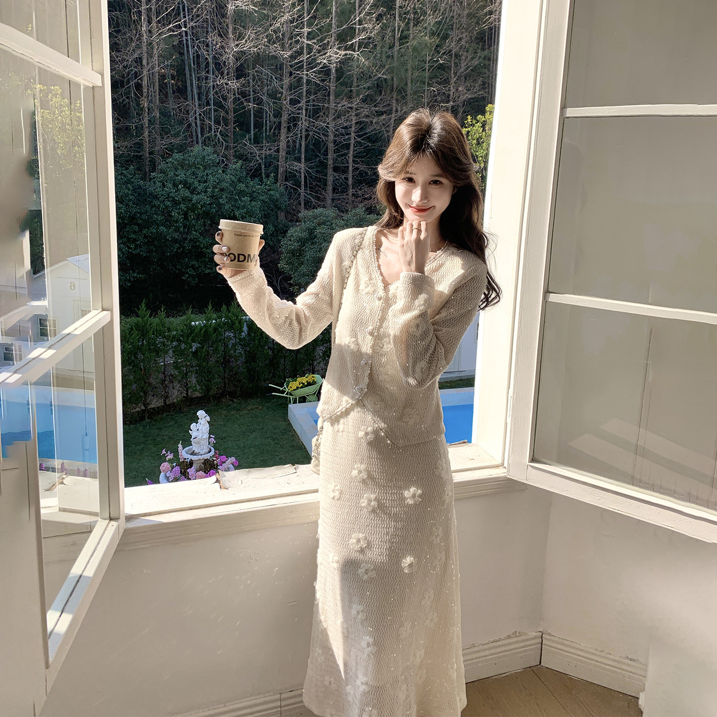 法式超仙甜美蕾丝碎花V领上衣套装裙女春季2026新款米白色两件套,淘宝优惠券,粉丝福利购,淘宝优惠卷