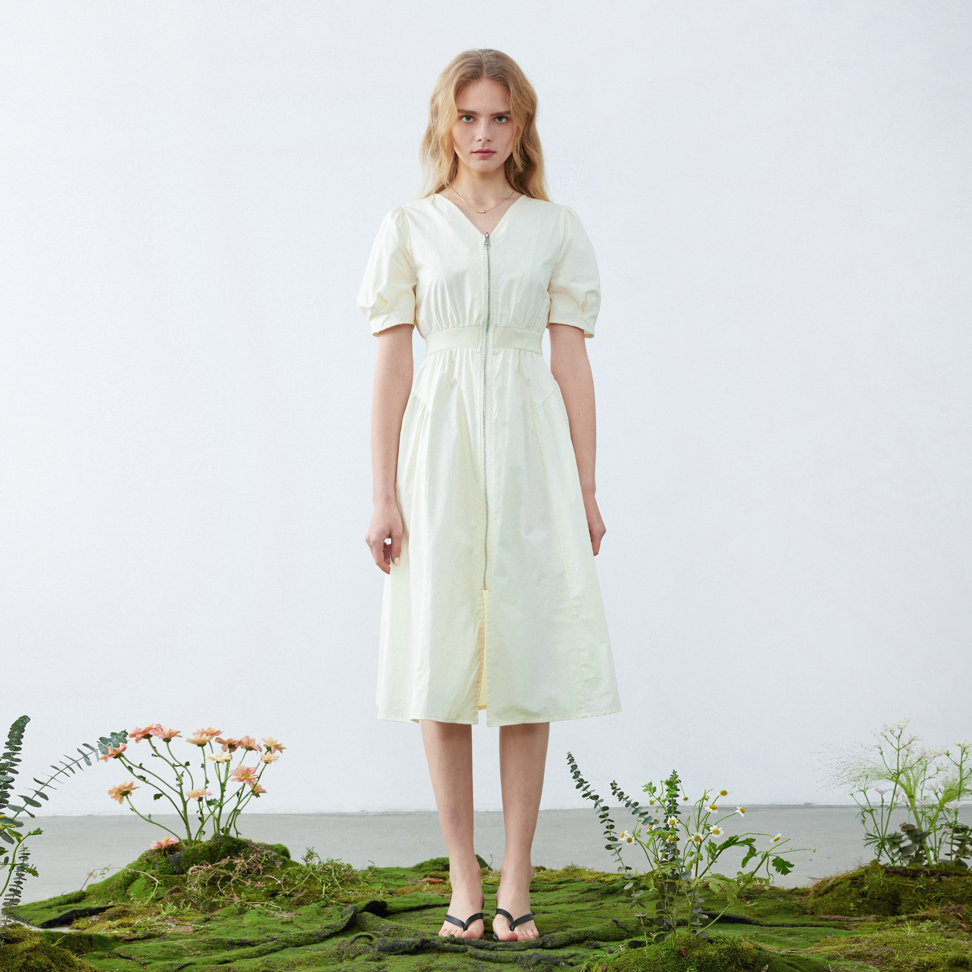  BASICHOUSE旗舰连衣裙