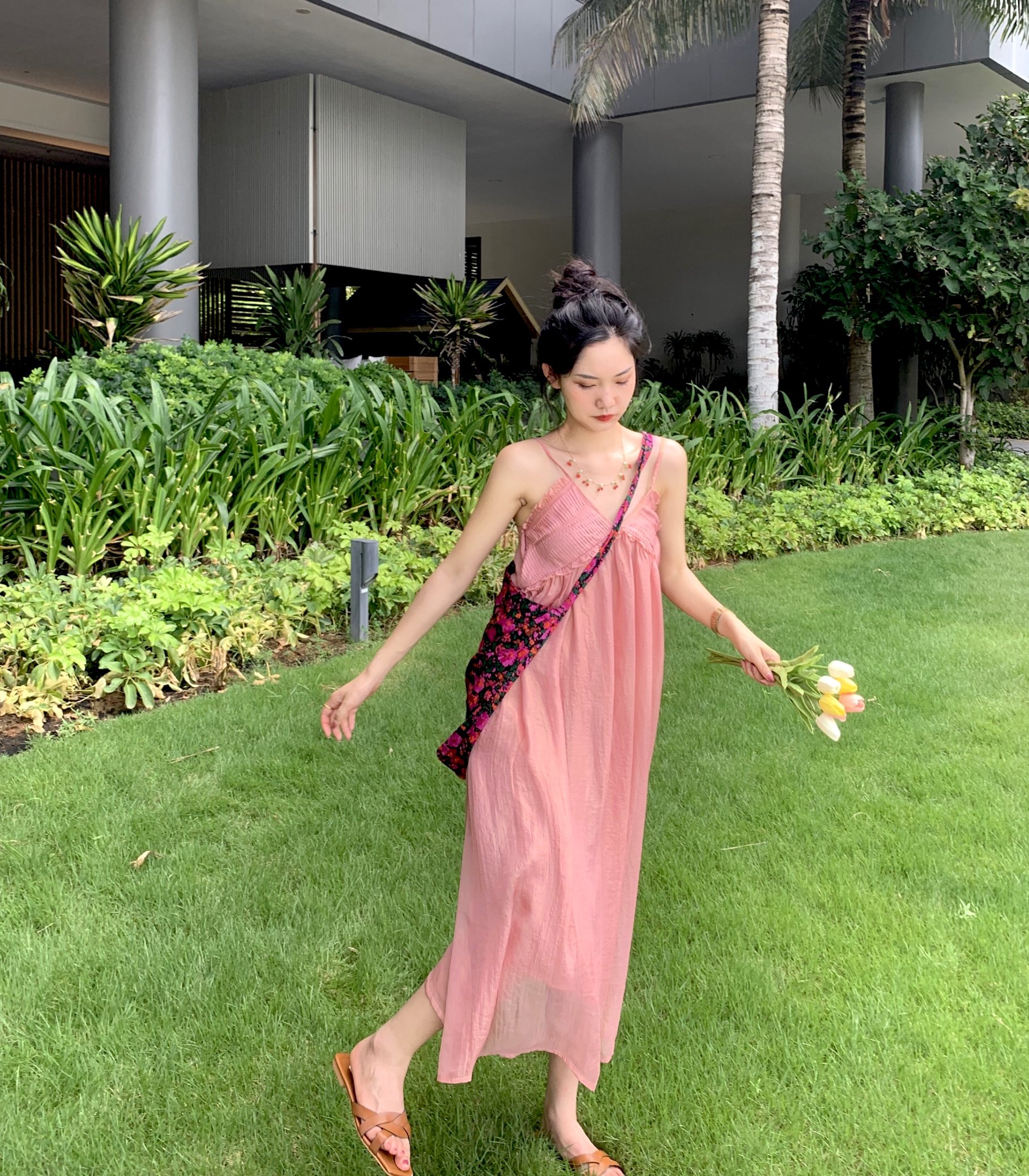 （吴大笑）自制波光粼粼金灿灿粉色吊带长裙女春夏海边度假连衣裙,淘宝优惠券,粉丝福利购,淘宝优惠卷