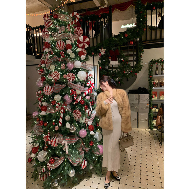 (Wu laughs) Sunrise Venus, fashionable, white and versatile, warm, small stand-up collar, eco-friendly fur jacket