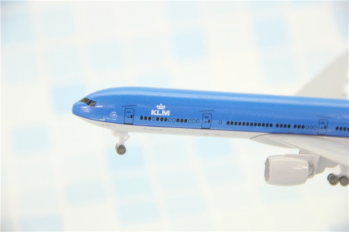 飞机模型波音B777-300ER荷兰航空客机礼品摆件带轮1：400合金航模 - 图0