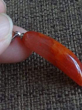 水玉冰魄天然辣椒吊坠南红玛瑙