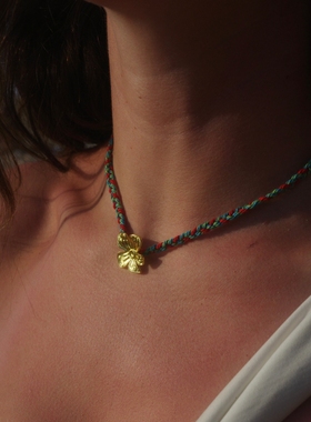 度假风金色花朵吊坠编织锁骨链