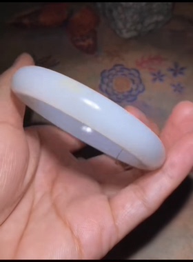 高品质新疆和田玉手镯 一级白油性细度好脂粉到位撒金皮 56mm圈口