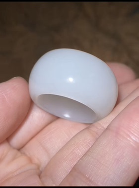 新疆和田玉籽料 扳指 白度一级 油性脂粉十足 克重13.9 内径19mm