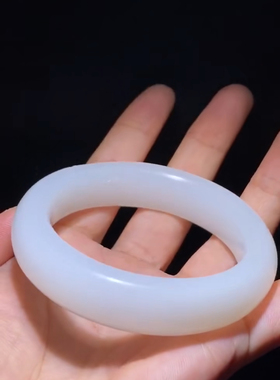 精品新疆和田玉籽料 小圈口兽面手镯 守护 白度一级  圈口53mm